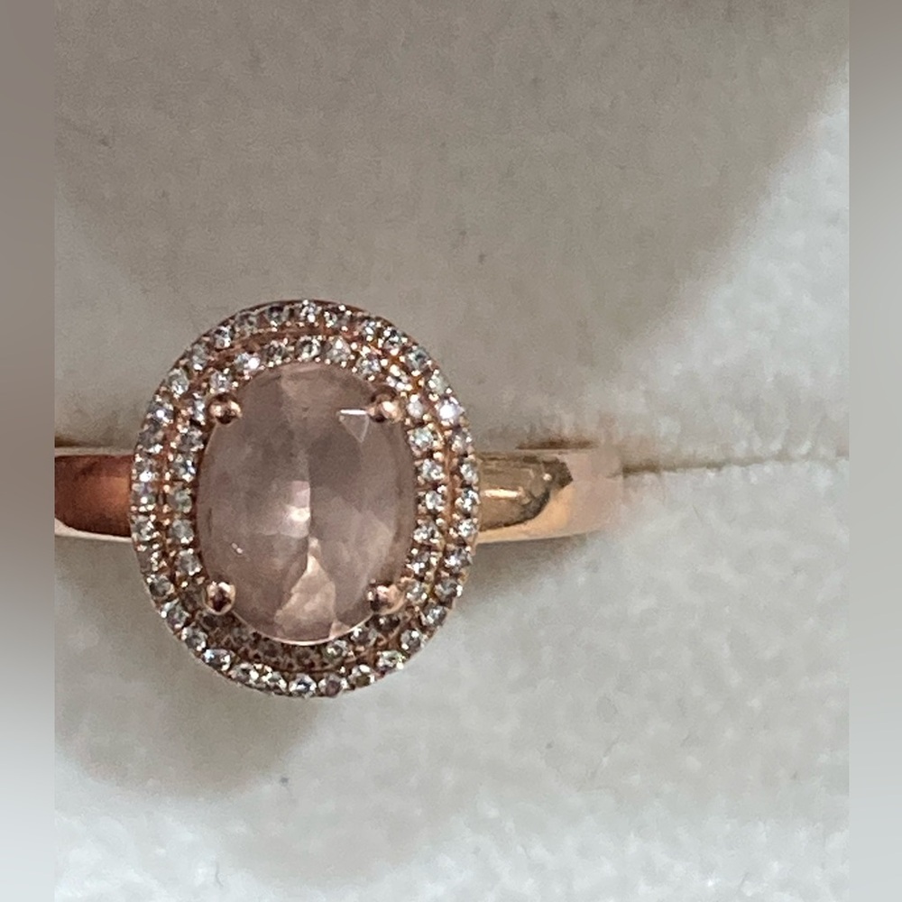 SOLD ✅.  14k Gold Oval Morganite and diamond Halo Ring - Picture 12 of 13